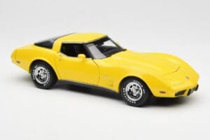 Chevrolet Corvette C3 Yellow UT Models 1:18 21074 Diecast — photo 6 of 8
