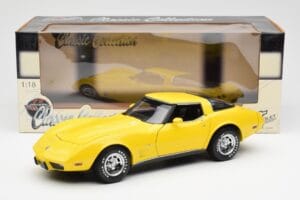 Chevrolet Corvette C3 Yellow UT Models 1:18 21074 Diecast — photo 8 of 8
