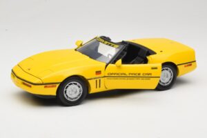 Chevrolet Corvette C4 Indianapolis 500 Pace Car Yellow Greenlight 1:18 11801-06 Diecast — photo 2 of 8