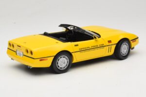 Chevrolet Corvette C4 Indianapolis 500 Pace Car Yellow Greenlight 1:18 11801-06 Diecast — photo 3 of 8