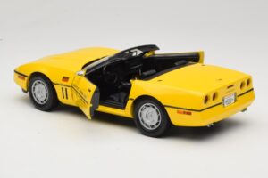 Chevrolet Corvette C4 Indianapolis 500 Pace Car Yellow Greenlight 1:18 11801-06 Diecast — photo 5 of 8