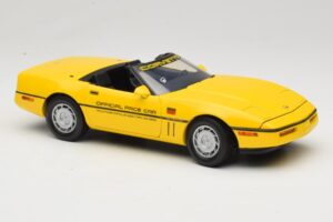 Chevrolet Corvette C4 Indianapolis 500 Pace Car Yellow Greenlight 1:18 11801-06 Diecast — photo 6 of 8