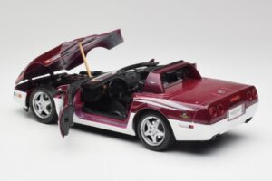 Chevrolet Corvette C4 Indy 500 Pace Car Maisto 1:18 56011 Diecast — photo 5 of 8