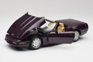 Chevrolet Corvette C4 LT4 Convertible Purple Metallic Maisto 1:18 50277 Diecast — photo 2 of 8