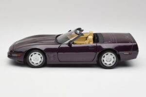 Chevrolet Corvette C4 LT4 Convertible Purple Metallic Maisto 1:18 50277 Diecast — photo 4 of 8