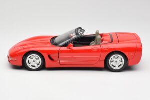 Chevrolet Corvette C5 Cabriolet Red Bburago 1:18 3076 Diecast — photo 4 of 8