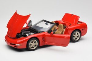 Chevrolet Corvette C5 Convertible Red UT Models 1:18 21006 Diecast — photo 2 of 8