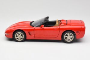 Chevrolet Corvette C5 Convertible Red UT Models 1:18 21006 Diecast — photo 4 of 8