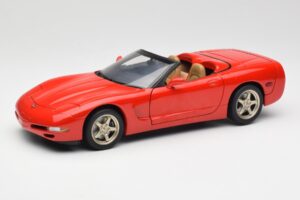 Chevrolet Corvette C5 Convertible Red UT Models 1:18 21006 Diecast