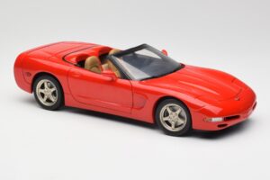 Chevrolet Corvette C5 Convertible Red UT Models 1:18 21006 Diecast — photo 6 of 8