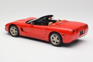 Chevrolet Corvette C5 Convertible Red UT Models 1:18 21006 Diecast — photo 7 of 8