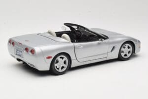 Chevrolet Corvette C5 Convertible Silver Maisto 1:18 50317 Diecast — photo 3 of 8