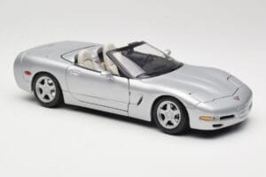 Chevrolet Corvette C5 Convertible Silver Maisto 1:18 50317 Diecast — photo 6 of 8
