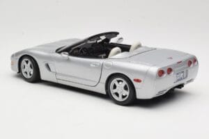 Chevrolet Corvette C5 Convertible Silver Maisto 1:18 50317 Diecast — photo 7 of 8