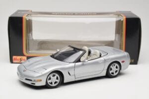 Chevrolet Corvette C5 Convertible Silver Maisto 1:18 50317 Diecast — photo 8 of 8