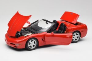 Chevrolet Corvette C5 Convertible Torch Red Maisto 1:18 50318 Diecast — photo 2 of 8