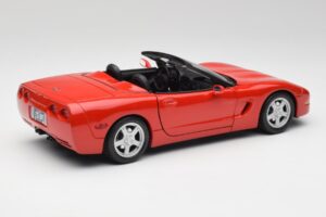 Chevrolet Corvette C5 Convertible Torch Red Maisto 1:18 50318 Diecast — photo 3 of 8