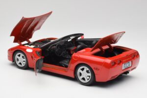 Chevrolet Corvette C5 Convertible Torch Red Maisto 1:18 50318 Diecast — photo 5 of 8