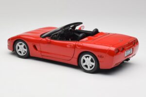 Chevrolet Corvette C5 Convertible Torch Red Maisto 1:18 50318 Diecast — photo 7 of 8