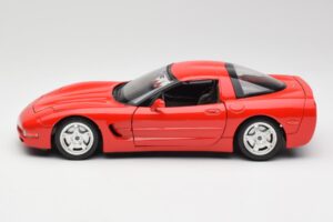 Chevrolet Corvette C5 Red Bburago 1:18 3066 Diecast — photo 4 of 8