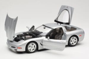 Chevrolet Corvette C5 Silver Bburago 1:18 3056 Diecast — photo 2 of 8