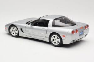 Chevrolet Corvette C5 Silver Bburago 1:18 3056 Diecast — photo 7 of 8