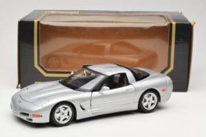 Chevrolet Corvette C5 Silver Bburago 1:18 3056 Diecast — photo 8 of 8