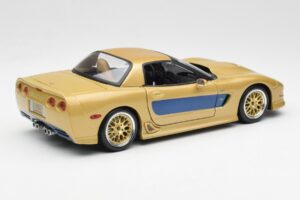 Chevrolet Corvette C5 Guldstrand Signature Edition Gold Maisto 1:18 31657 Diecast — photo 3 of 8