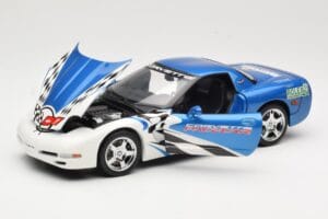 Chevrolet Corvette C5 Pace Car Rolex 24 at Daytona 1999 UT Models 1:18 39944 Diecast — photo 2 of 8
