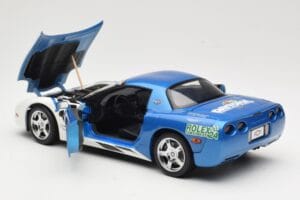 Chevrolet Corvette C5 Pace Car Rolex 24 at Daytona 1999 UT Models 1:18 39944 Diecast — photo 5 of 8