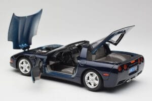 Chevrolet Corvette C5 Nassau Blue Bburago 1:18 30166 Diecast — photo 5 of 8