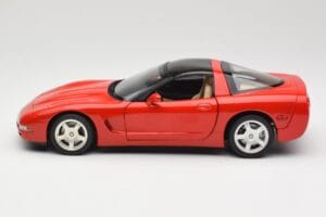 Chevrolet Corvette C5 Targa Red UT Models 1:18 21001 Diecast — photo 4 of 8