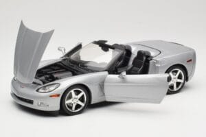 Chevrolet Corvette C6 Cabriolet Silver Hot Wheels 1:18 B6052 Diecast — photo 2 of 8