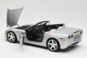 Chevrolet Corvette C6 Cabriolet Silver Hot Wheels 1:18 B6052 Diecast — photo 5 of 8