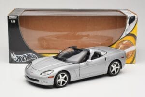 Chevrolet Corvette C6 Cabriolet Silver Hot Wheels 1:18 B6052 Diecast — photo 8 of 8