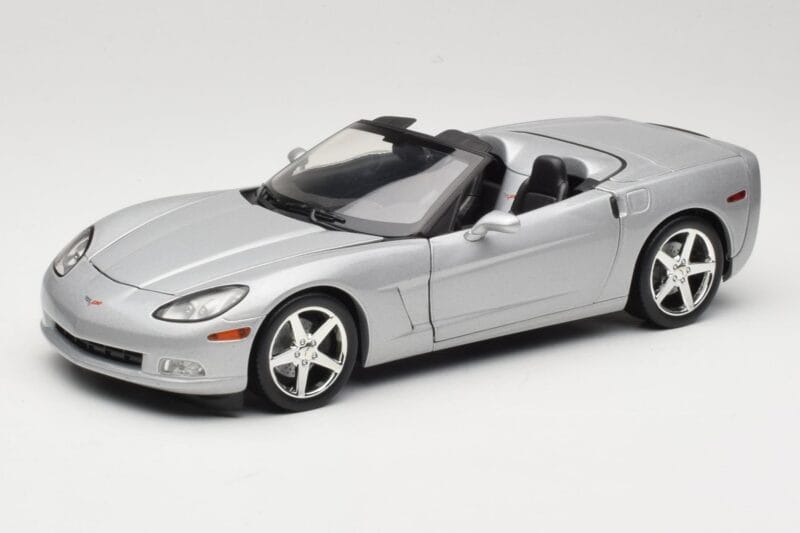 Chevrolet Corvette C6 Cabriolet Silver Hot Wheels 1:18 B6052 Diecast