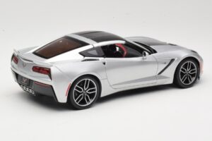 Chevrolet Corvette C7 Silver Maisto 1:18 38132 Diecast — photo 3 of 8