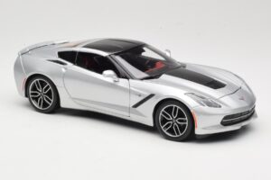 Chevrolet Corvette C7 Silver Maisto 1:18 38132 Diecast — photo 6 of 8