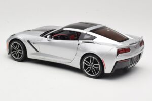 Chevrolet Corvette C7 Silver Maisto 1:18 38132 Diecast — photo 7 of 8