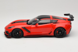 Chevrolet Corvette C7 ZR1 Torch Red IXO 1:18 18RDC243-FO Diecast — photo 4 of 8