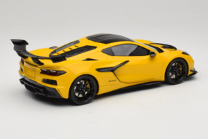 Chevrolet Corvette C8 ZR1 Yellow GT Spirit 1:18 GT528 Resin — photo 2 of 6