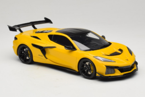 Chevrolet Corvette C8 ZR1 Yellow GT Spirit 1:18 GT528 Resin — photo 4 of 6