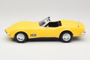 Chevrolet Corvette C3 Convertible Daytona Yellow Norev 1:18 189039 Diecast — photo 3 of 6
