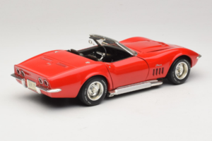 Chevrolet Corvette C3 Convertible Red Revell 1:18 8833-P1 Diecast — photo 3 of 8