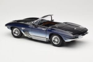 Chevrolet Corvette Mako Shark Dark Blue UT Models 1:18 21061 Diecast — photo 7 of 8
