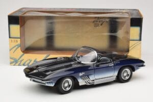 Chevrolet Corvette Mako Shark Dark Blue UT Models 1:18 21061 Diecast — photo 8 of 8