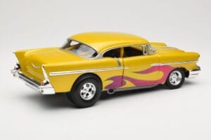 Chevrolet Custom Yellow with Flame Hot Wheels 1:18 21356 Diecast — photo 3 of 8