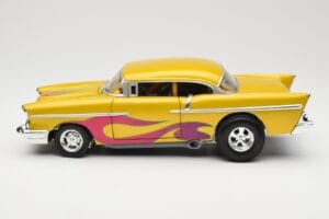 Chevrolet Custom Yellow with Flame Hot Wheels 1:18 21356 Diecast — photo 4 of 8