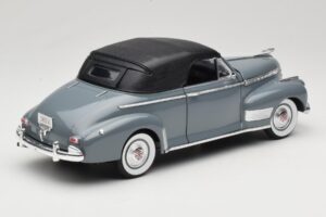 Chevrolet Deluxe Convertible With Soft Top Grey Eagles Race 1:18 7497276 Diecast — photo 3 of 8