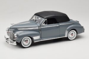 Chevrolet Deluxe Convertible With Soft Top Grey Eagles Race 1:18 7497276 Diecast